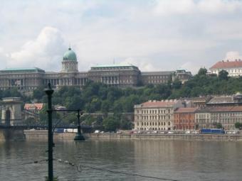 YOUR REAL ESTATE BROKER IN H Budapest