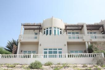 Compound Villa Westbay Lagoon Doha