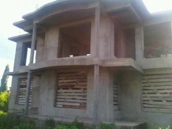 House Tanga Tanga