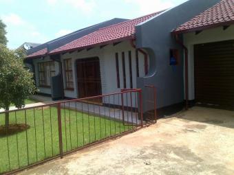 House dawn park, boksburg Dawn Park, Boksburg