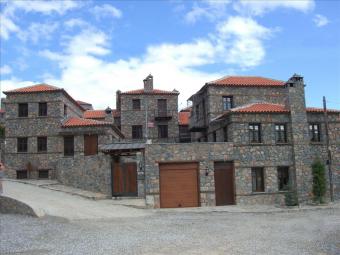 Maisonette Pella Pella