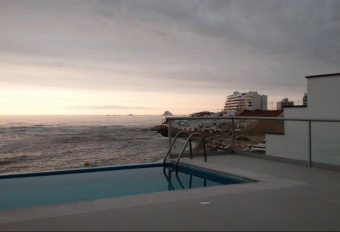 El Silencio beach house Lima