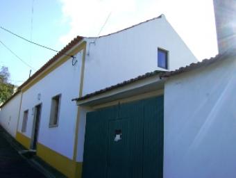House recorver with land A Dos Negros