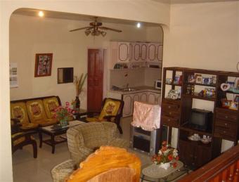 2 Houses, 7+ bedrooms Tuy