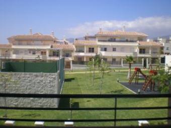 3 bedroom golf apartment Malaga