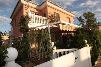 Well maintained semi-detached vi Oliva Nova