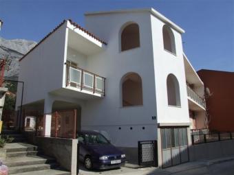 Apartment house in Tucepi Tučepi