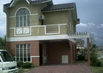 Silver Crest /Redwood Model Bacoor