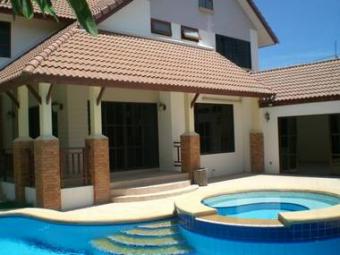 Nice two story house Pattaya
